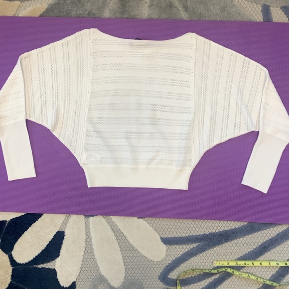 Express White Bat Wing top size Small NWT - Picture 4 of 4